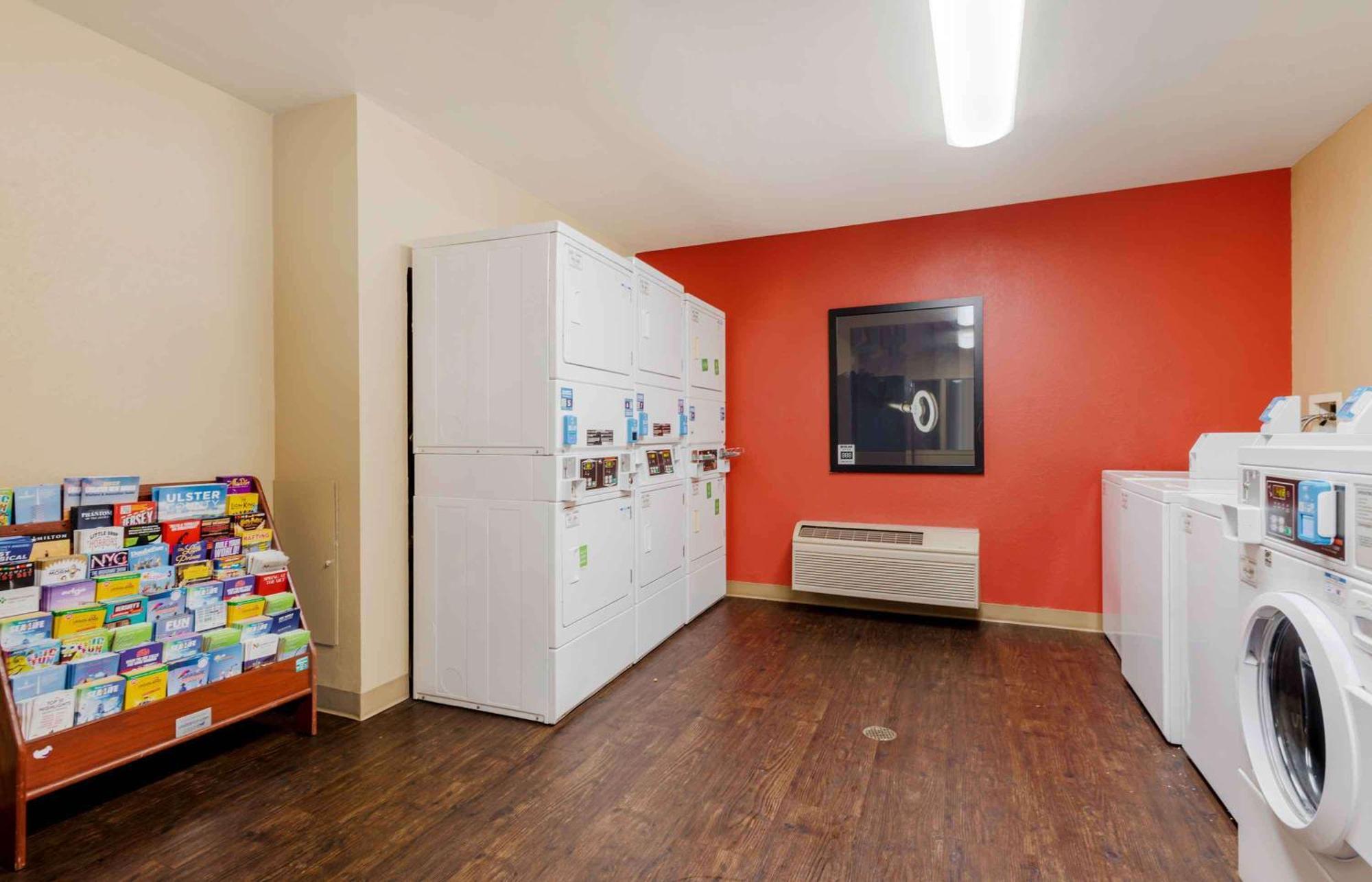 Extended Stay America Suites - Elizabeth - Newark Airport Екстериор снимка