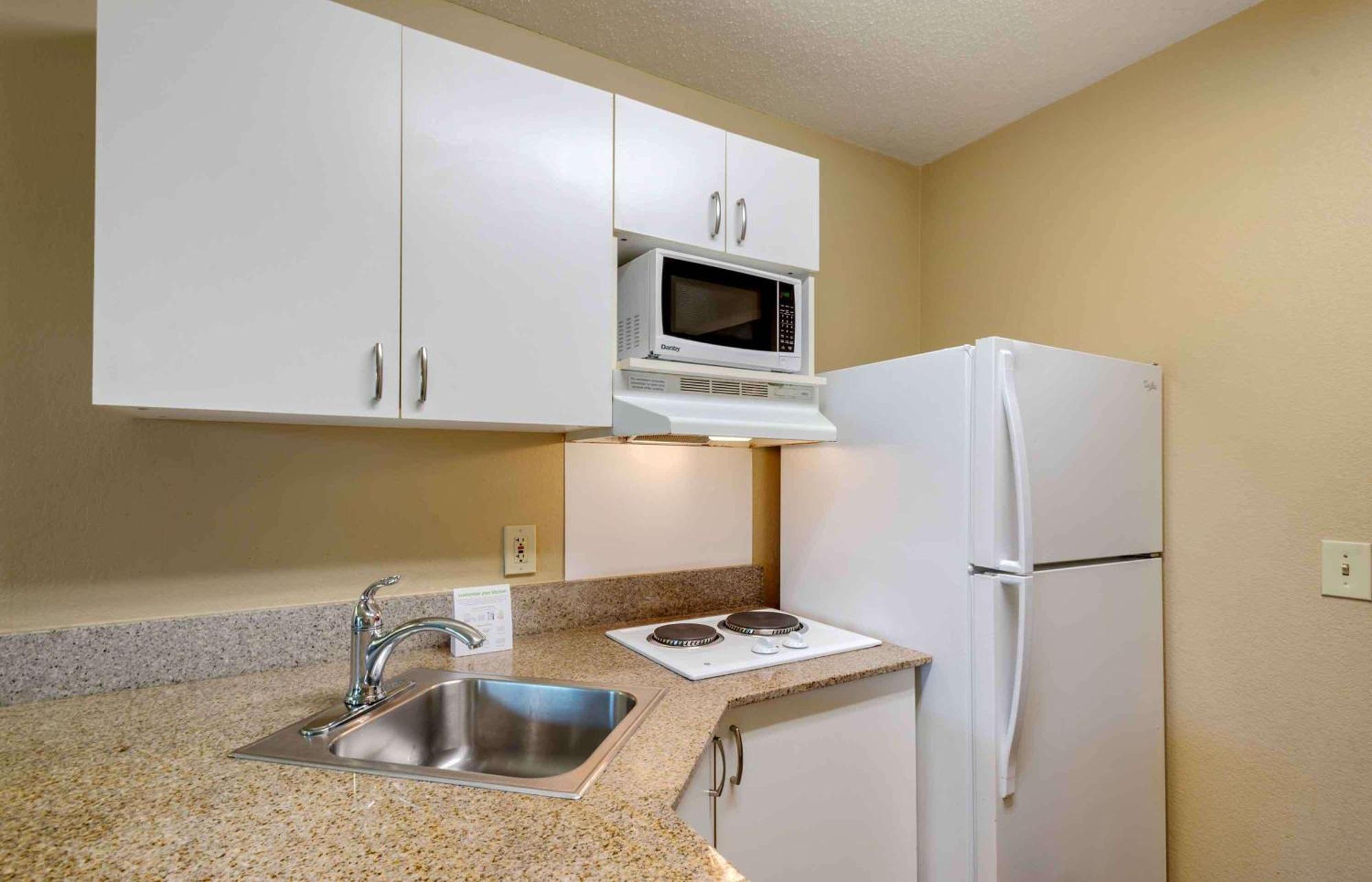 Extended Stay America Suites - Elizabeth - Newark Airport Екстериор снимка